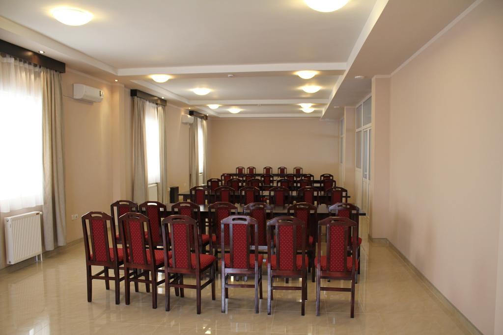 Hotel Feniks Pozarevac Exterior photo