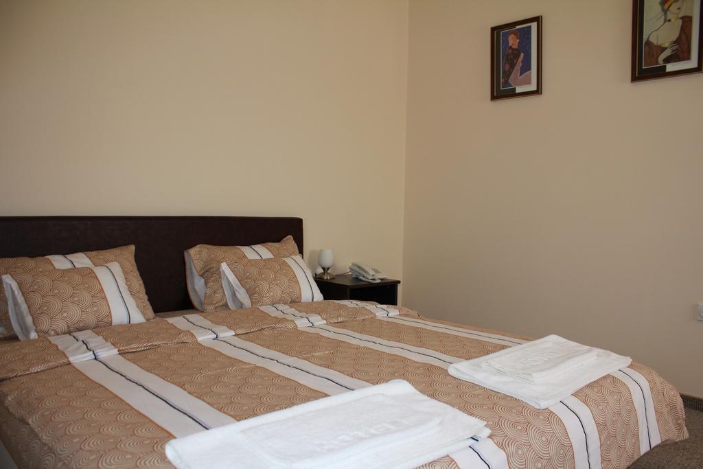 Hotel Feniks Pozarevac Room photo