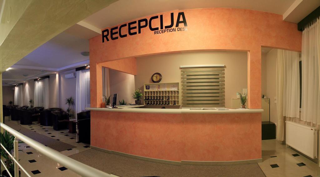 Hotel Feniks Pozarevac Exterior photo