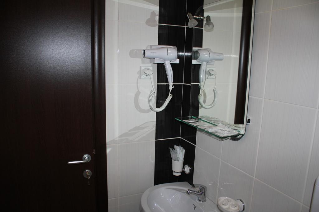 Hotel Feniks Pozarevac Exterior photo